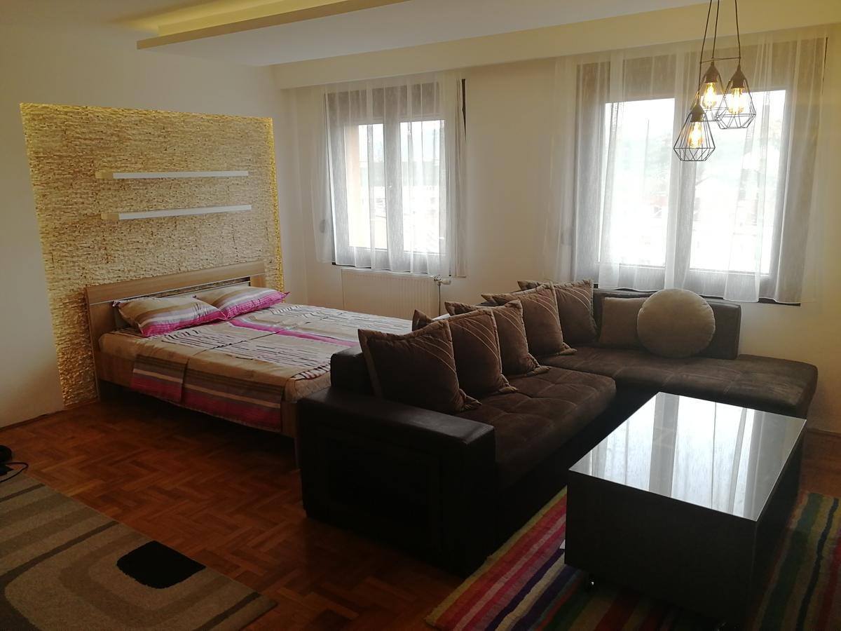 Apartment Aleksija Ниш Экстерьер фото
